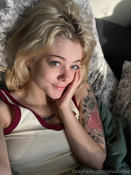 Vividunne pornstar xxx pics