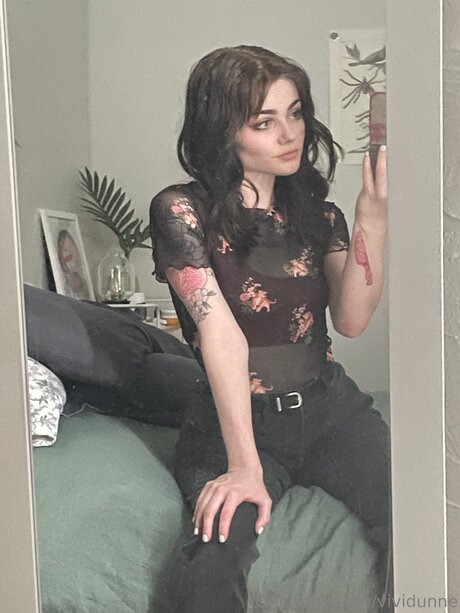 Vividunne actress picture