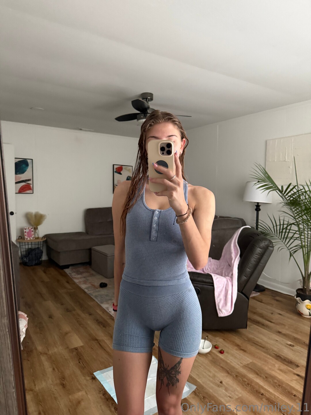 Miley 11 porn model images