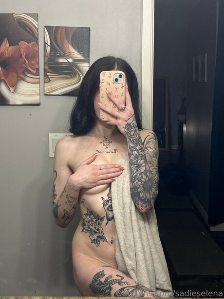 Sadieselena beautiful model photo