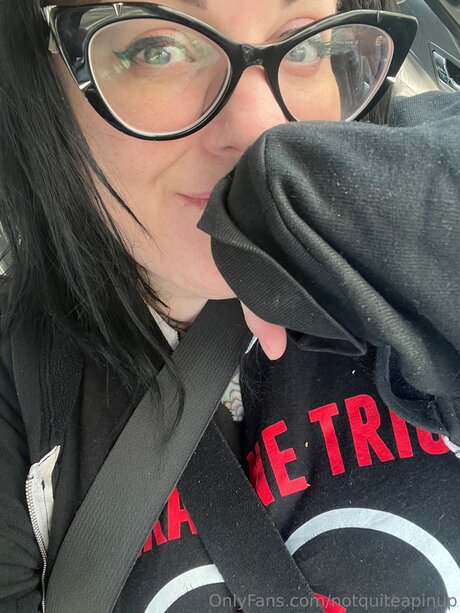 Notquiteapinup pornographic star archive