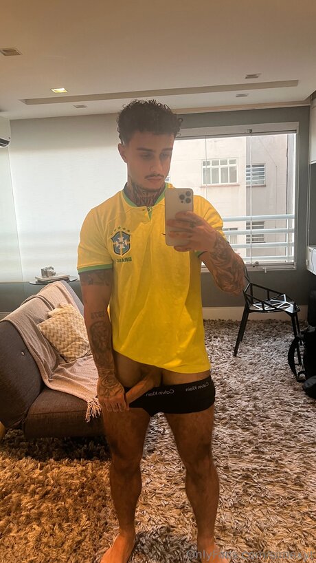 Simexyt star nudes pictures