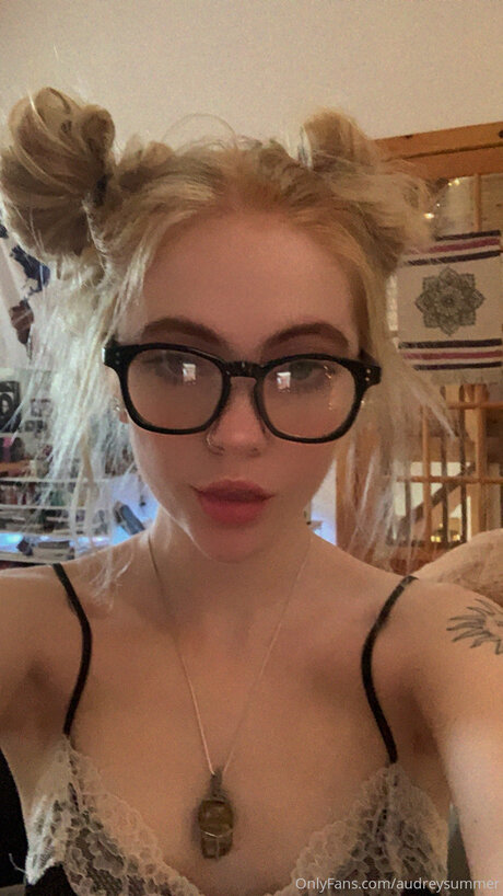 Audreysummer top star pic