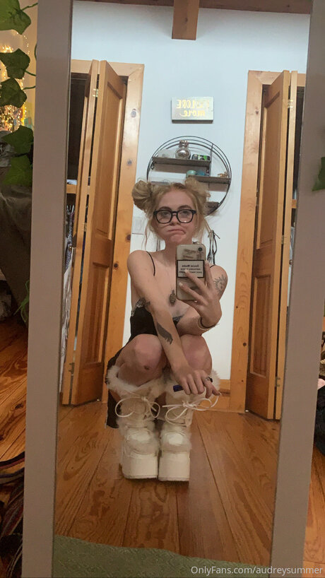 Audreysummer model top images