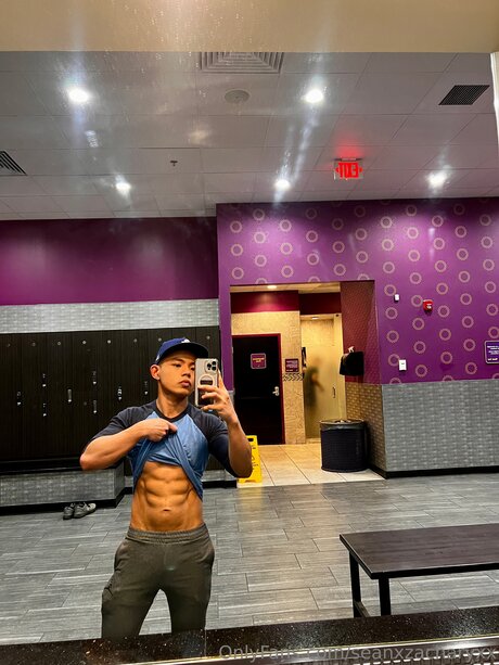 Seanxzacharyxx adult model picture