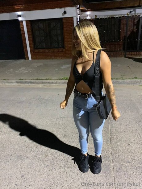 teen feet onlyfans erotic picture