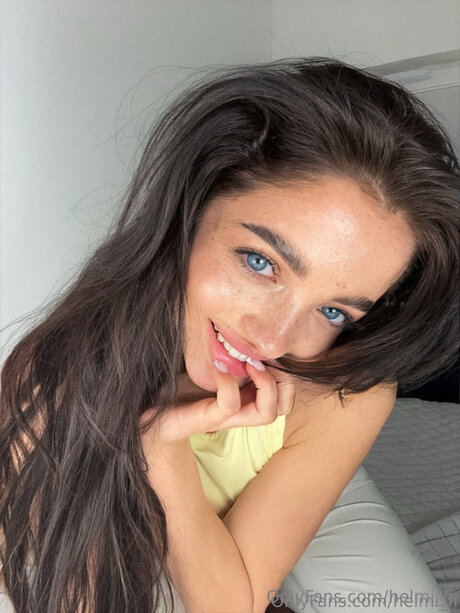 Helmi Fi star hot photos