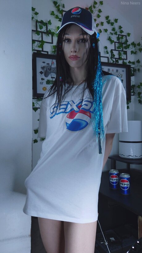 Ninaneers model hot pictures