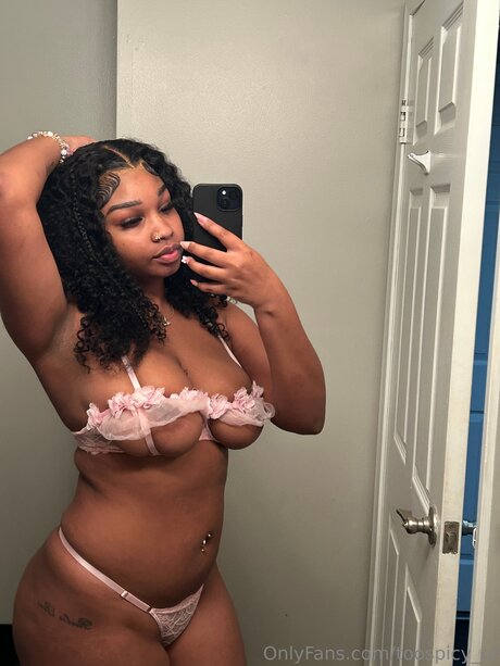 Toospicy Of pornstar sexy picture