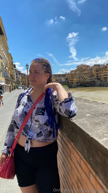 Dariassecrets model hd image