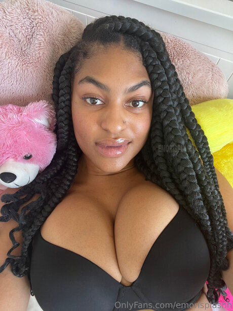 Emorisplashh model img