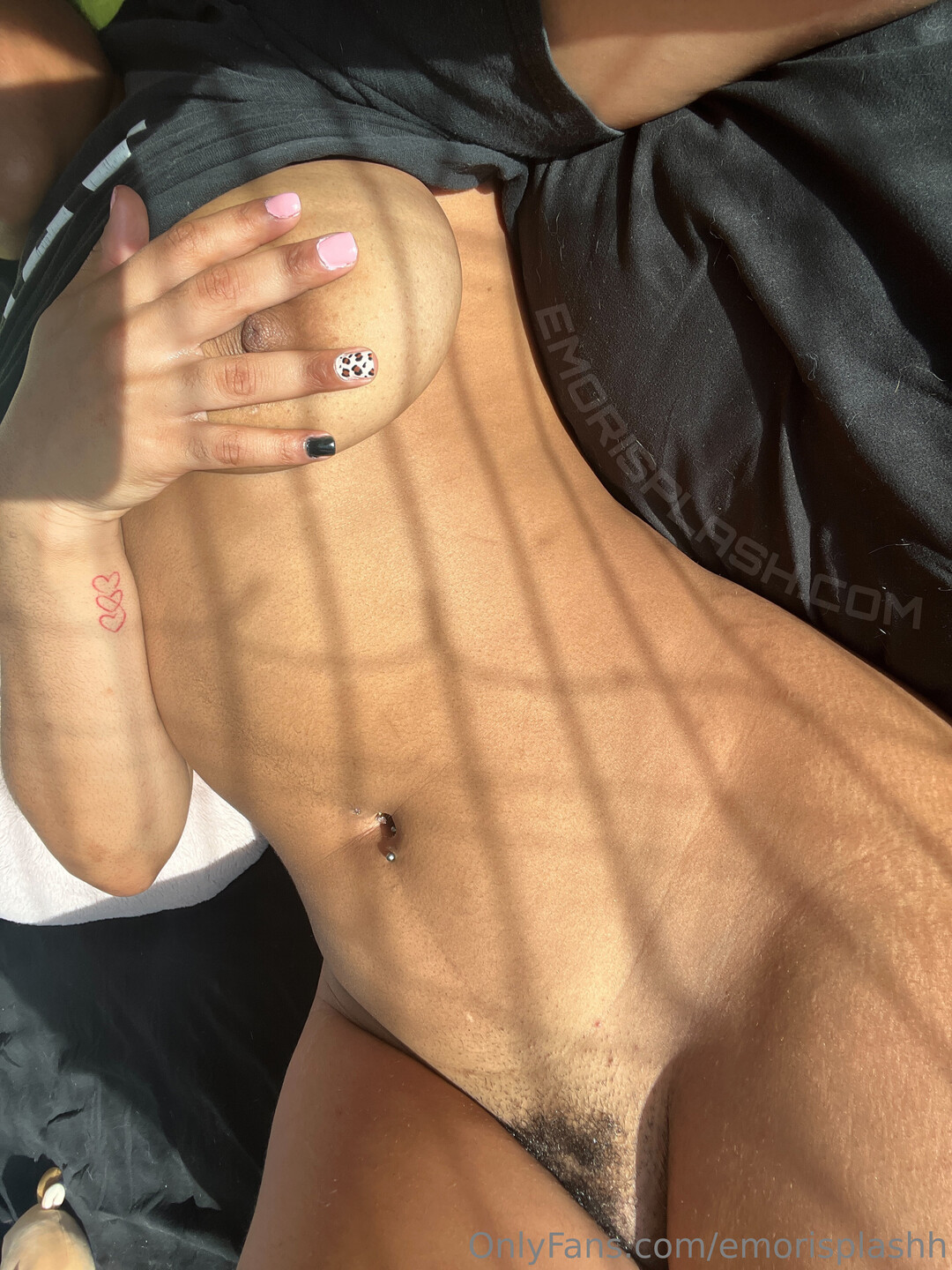 Emorisplashh model nude image