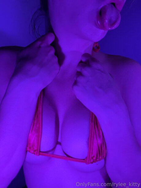 Rylee Kitty pornstar erotic pics