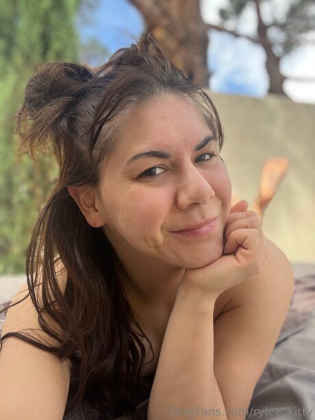 Rylee Kitty beautiful star picture