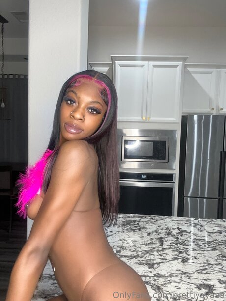 Prettiyayaaa pornstar art image