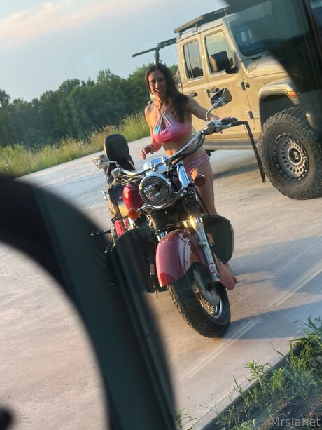 Mrsjanetm sexy model pic