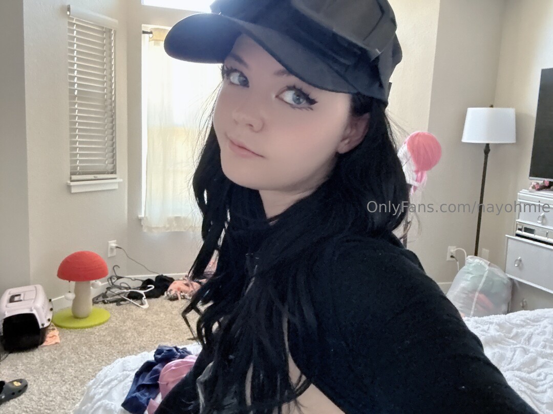 Nayohmie sexy model pic
