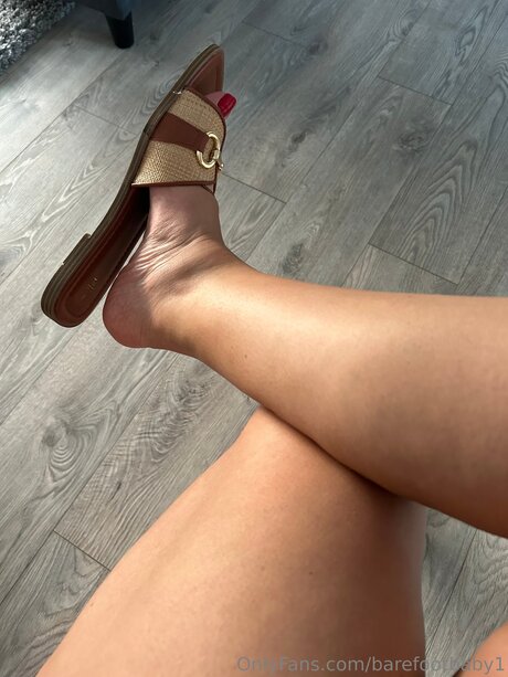 Barefootbaby1 erotic star gallery