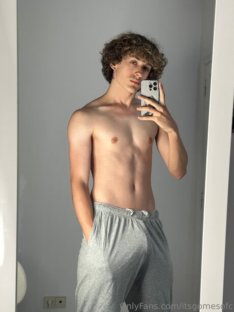 Itsgomesofc nudes actress photos