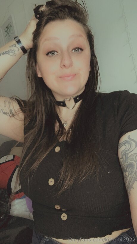 Kitten42922 exclusive model pics