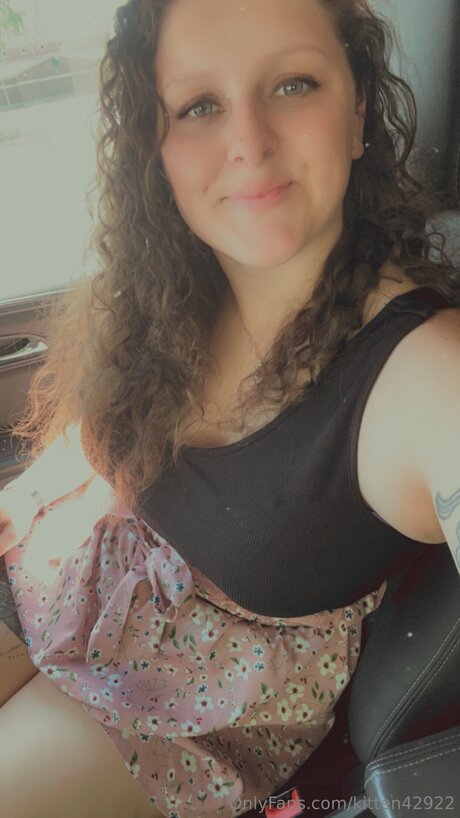 Kitten42922 perfect pornstar image