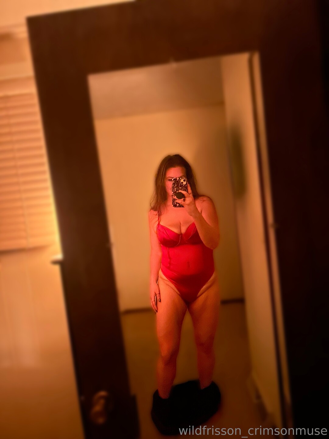 Crimsonmusewildfrisson model hot photos
