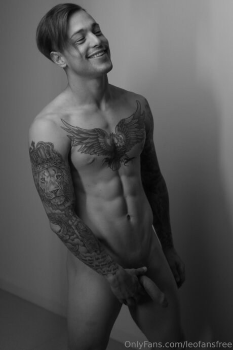 Leofansfree porn model pics