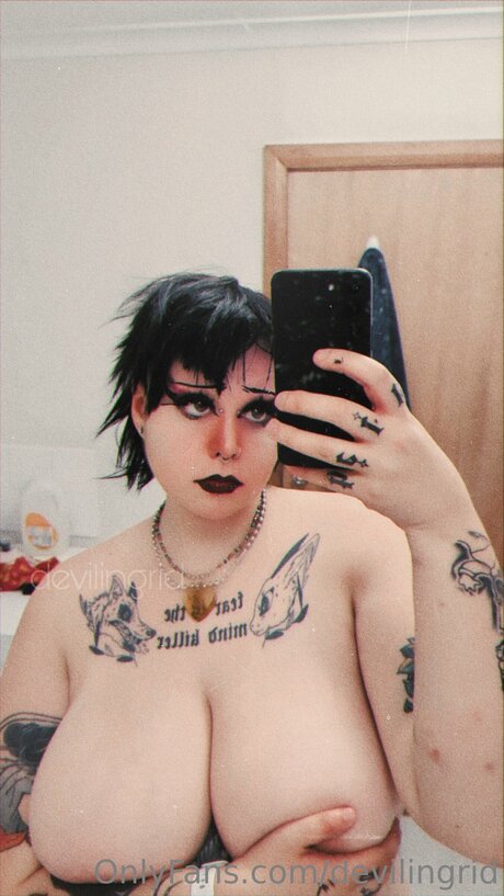 Crimesofgriff nudes model pic