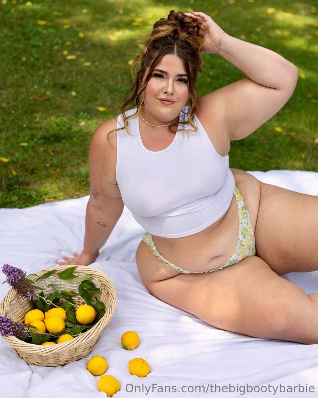 pussy spreading onlyfans free nude picture