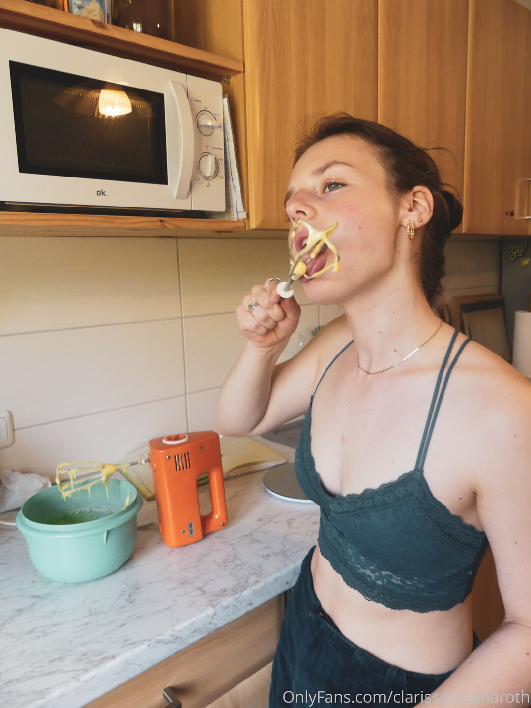 Clarissarosanaroth model porn picture