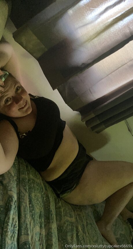 Xsluttycupcakex6669x art actress galleries