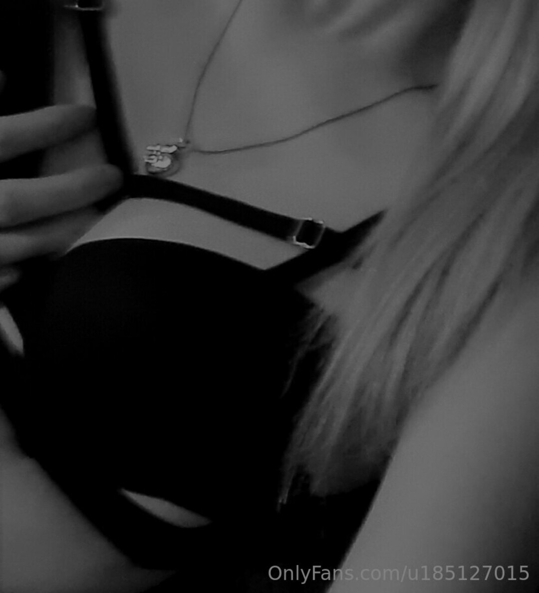 U185127015 adult model images
