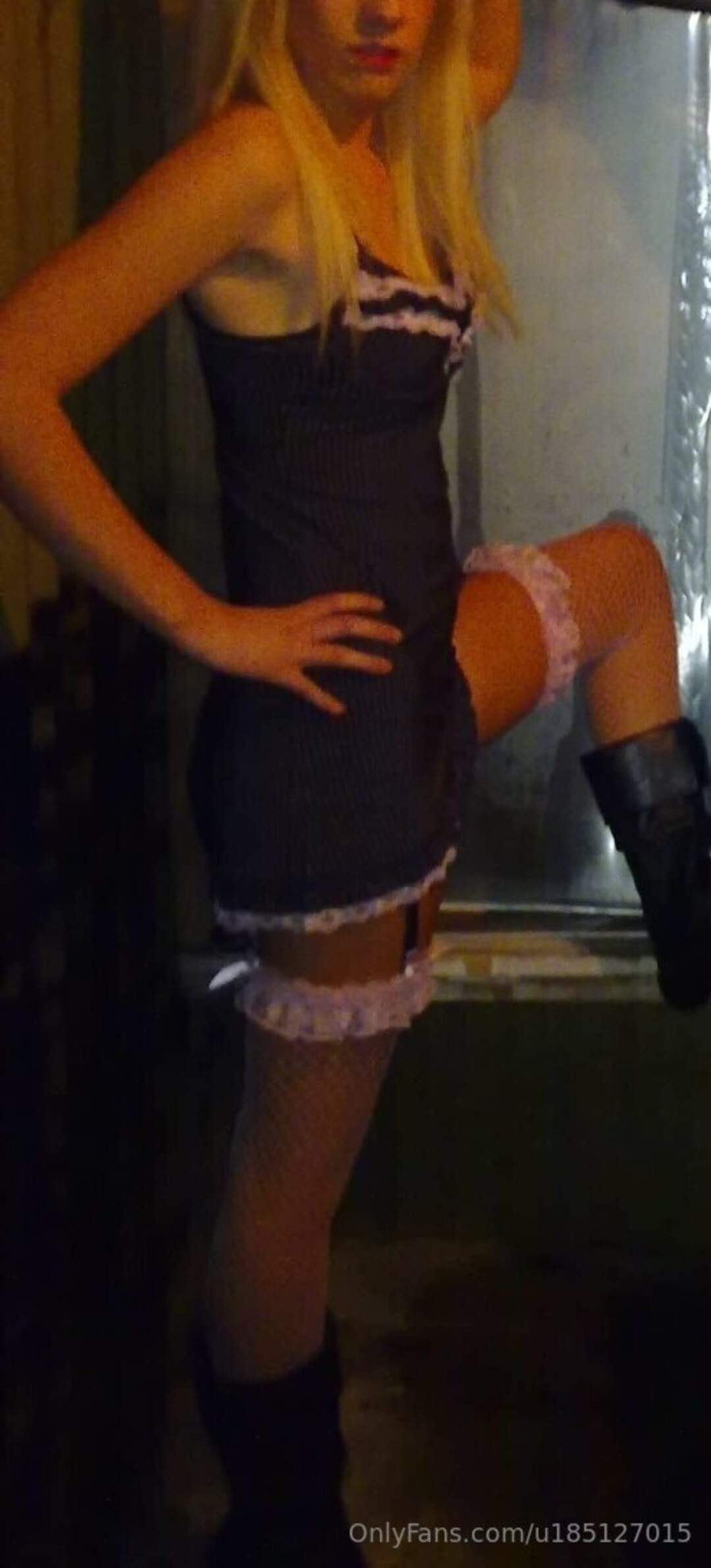 U185127015 model beautiful archive