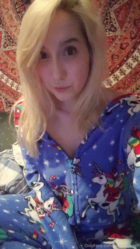 No Life Queen pornographic model pictures