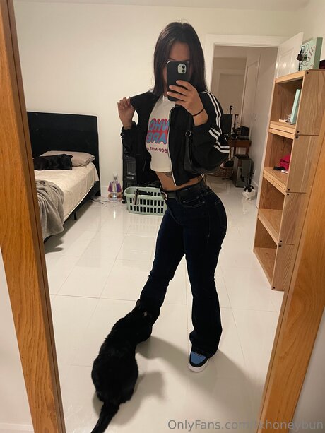 Tkhoneybun sex star photo