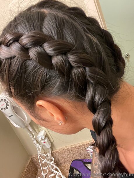 Tkhoneybun naked star images