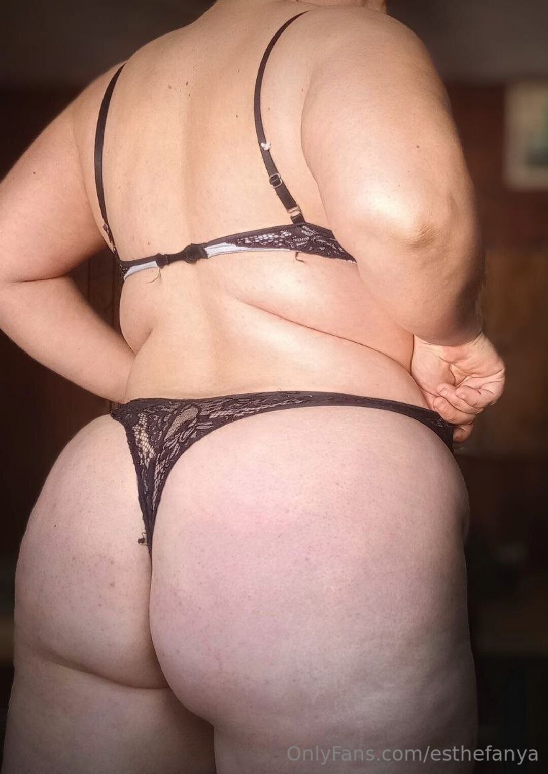 Esthefanya model sexy photos
