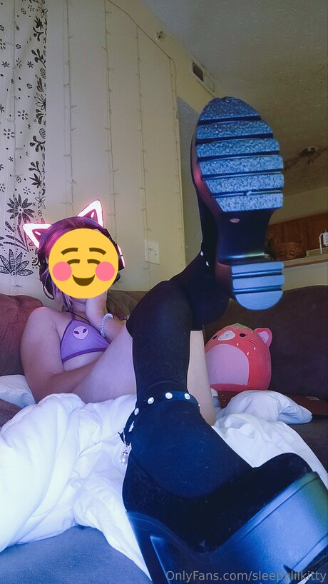 Sleepylilkitty pornstar nudes img