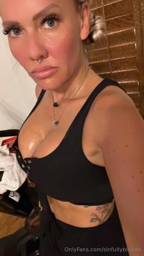 Sinfullyblonde star xxx picture