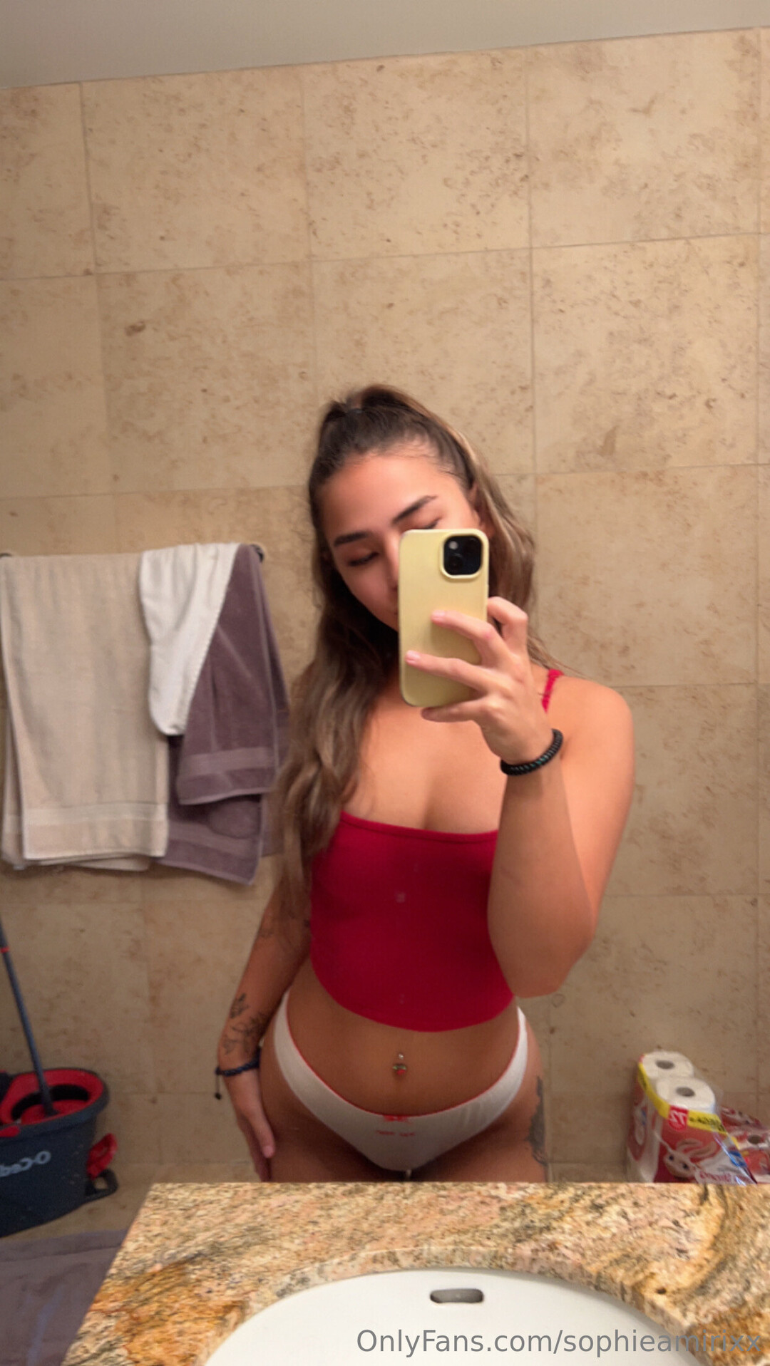 Sophieamirixx porn actress images