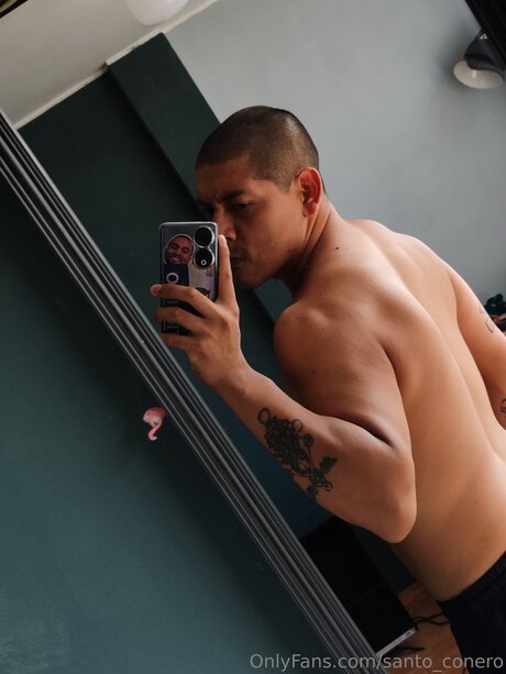 Santoxpe xxx model image