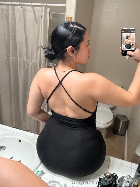 Lexxanisette sexy actress images