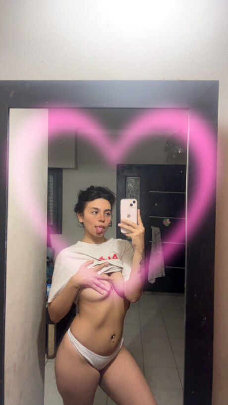 Lolamendezzz model porn picture