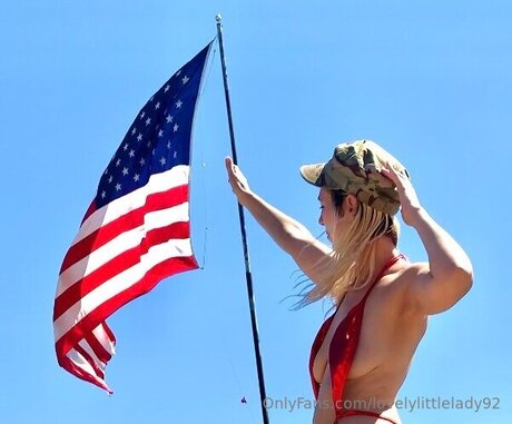 Lovelylittlelady92 pretty model picture