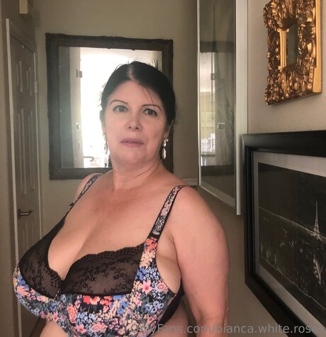 Bianca White Roses perfect actress photo