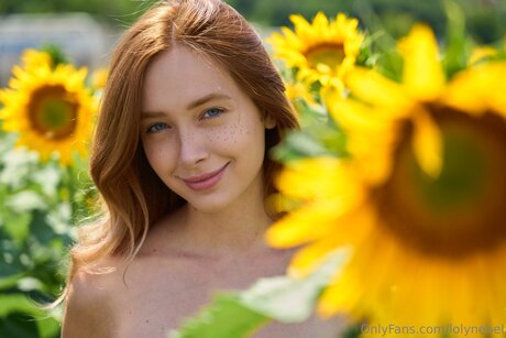 Lolynebel sexy star image