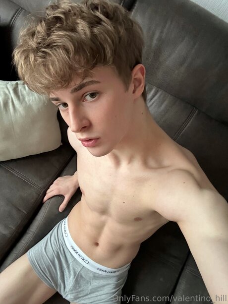 Valentino Hill model xxx img