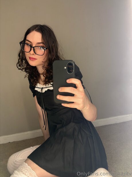 Arikaritv model free picture