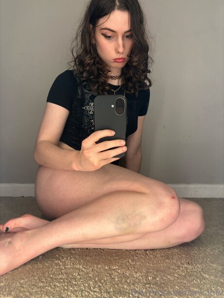 Arikaritv model exclusive img