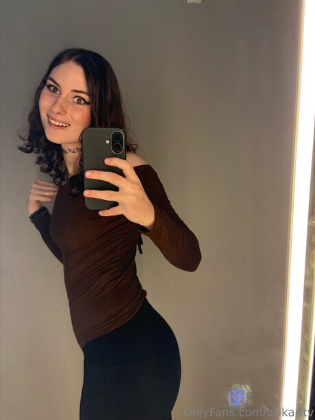 Arikaritv naked star pic